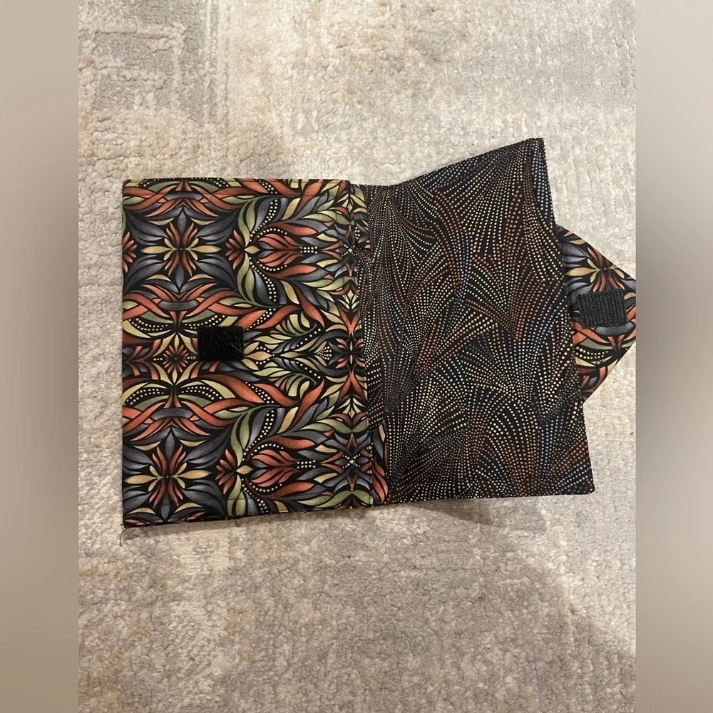 Kindle, IPad or Screen Holder, Velcro Closer, Inside Pocket Travel